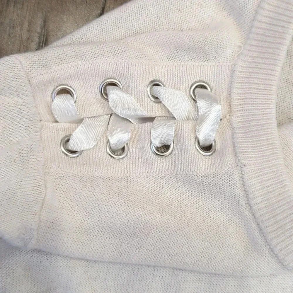 Asymmetrical  Sweater - Picture 5 of 10